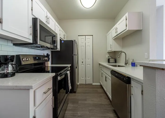 Chic 2br At Lookout Mountain By Gia * Phoenix