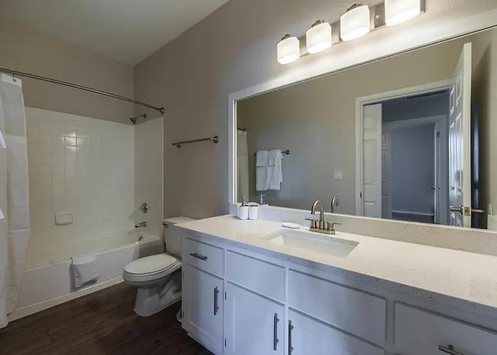 Chic 2br At Lookout Mountain By Gia Apartment